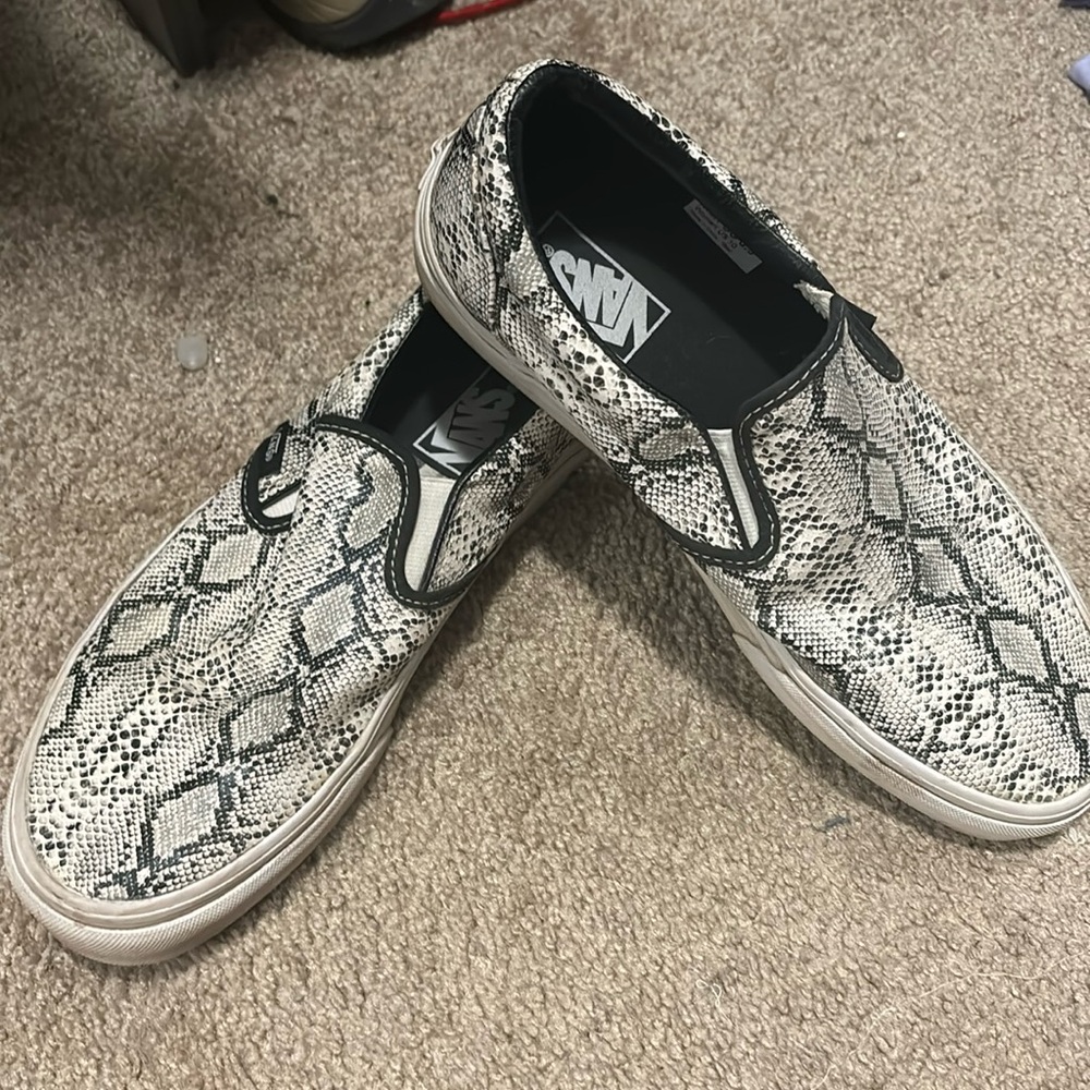 EUC Vans Snakeskin print shoes size 10
